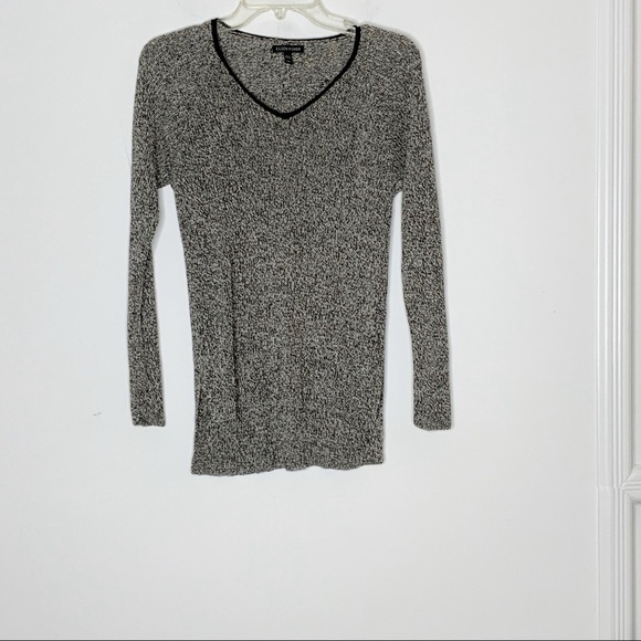 eileen FISHER V neck sweater. Long sleeves. SZ S/P - Picture 6 of 7